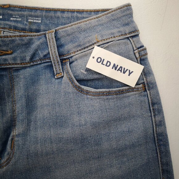 NWT Old Navy Ladies Size 6 Light Wash Mid Rise Bootcut Blue Jeans - Picture 4 of 13